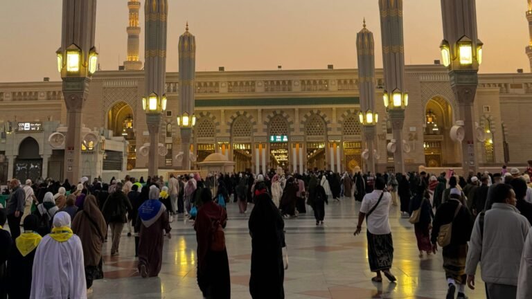 Tips Menjaga Kesehatan Selama Ibadah Umrah di Tanah Suci