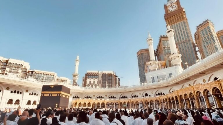 Tips Mempersiapkan Ibadah Umrah Pertama Kali agar Lebih Tenang dan Khusyuk
