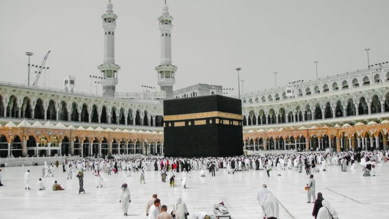 7 Alasan Mengapa Setiap Muslim Sebaiknya Menunaikan Umrah